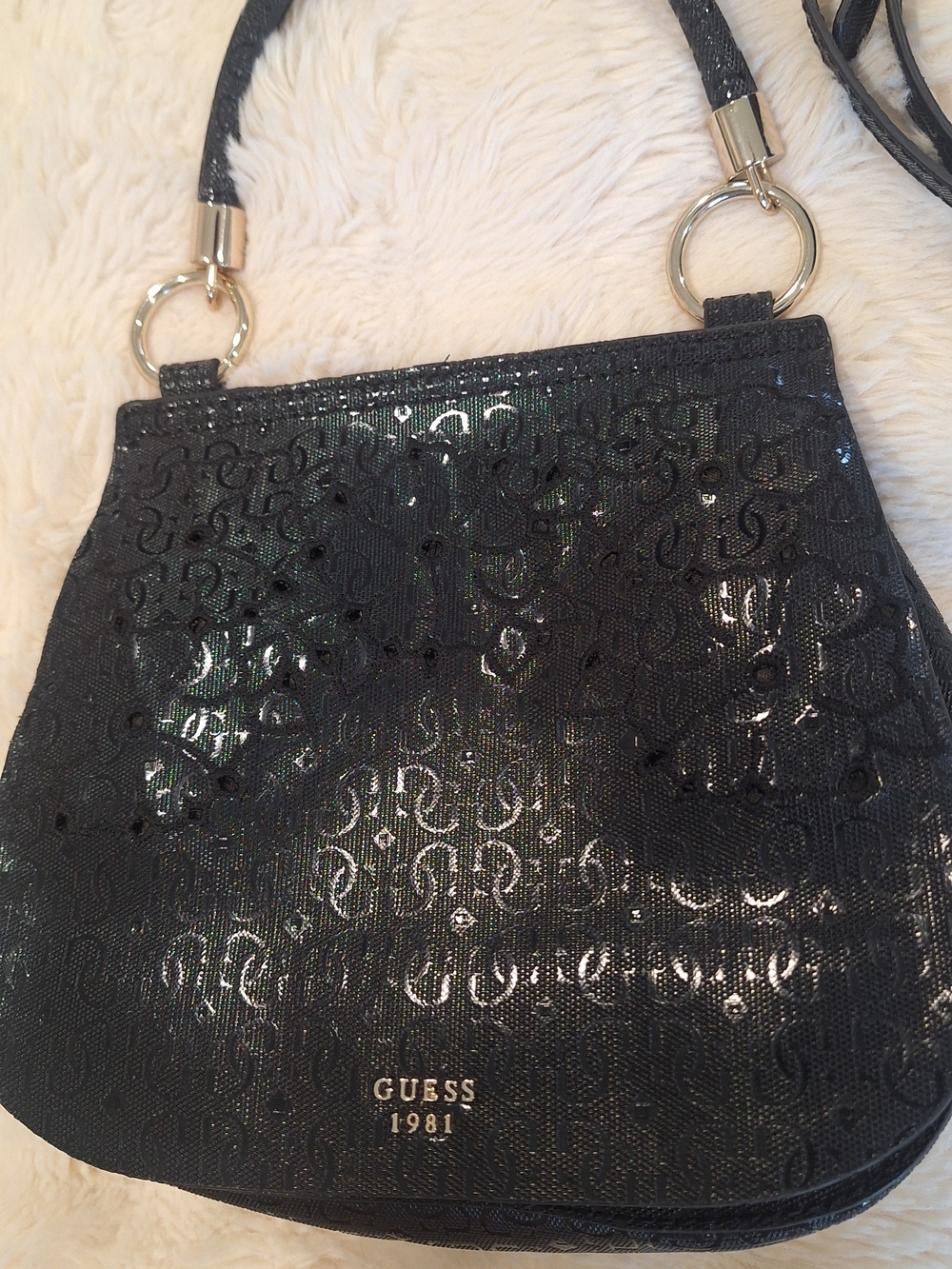 ❀GUESS EMBOSSED CROSSBODY BAG❀